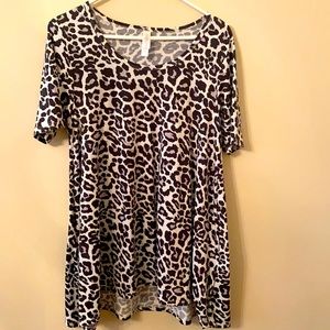 LulaRoe Snow Leopard Perfect Tee